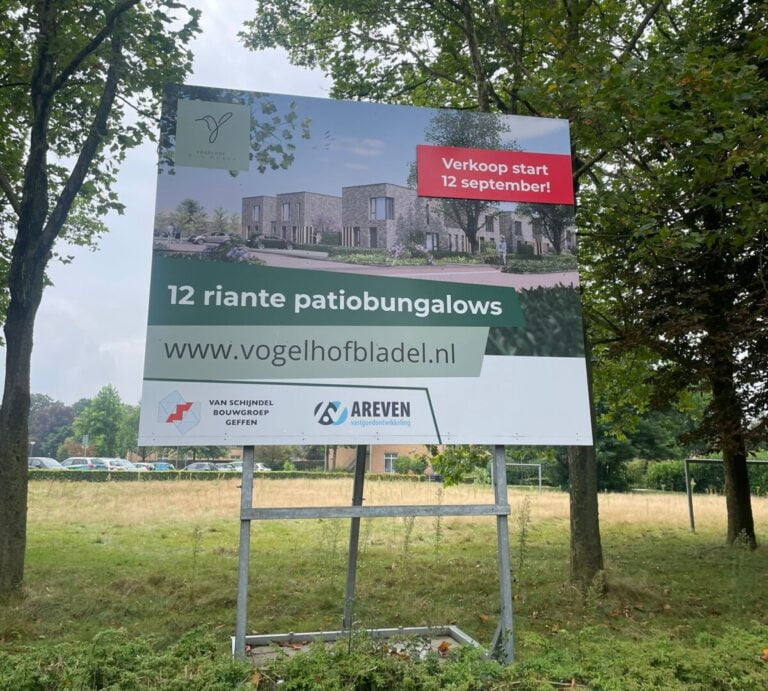Foto bouwbord verkoop start 12 sept